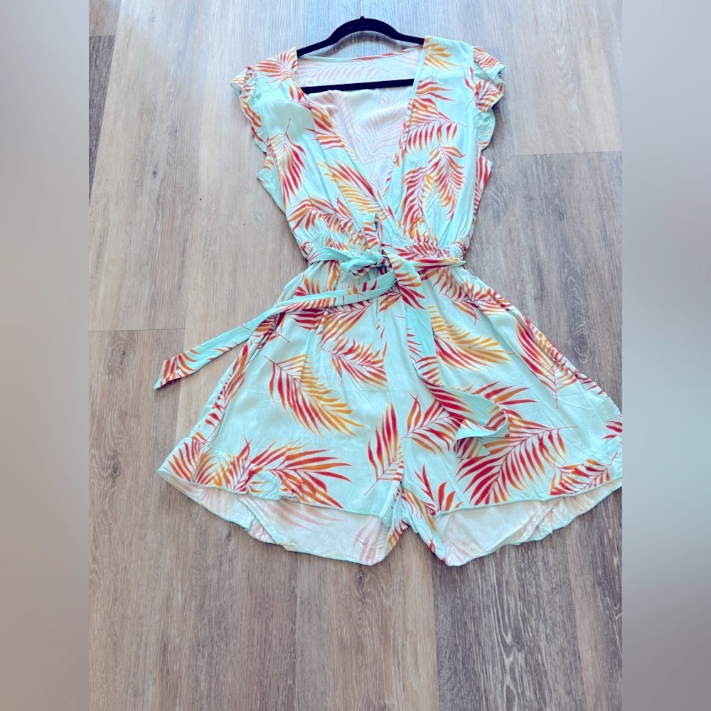 NWOT Striped Short Sleeve Romper (Shorts) - Picture 9 of 16